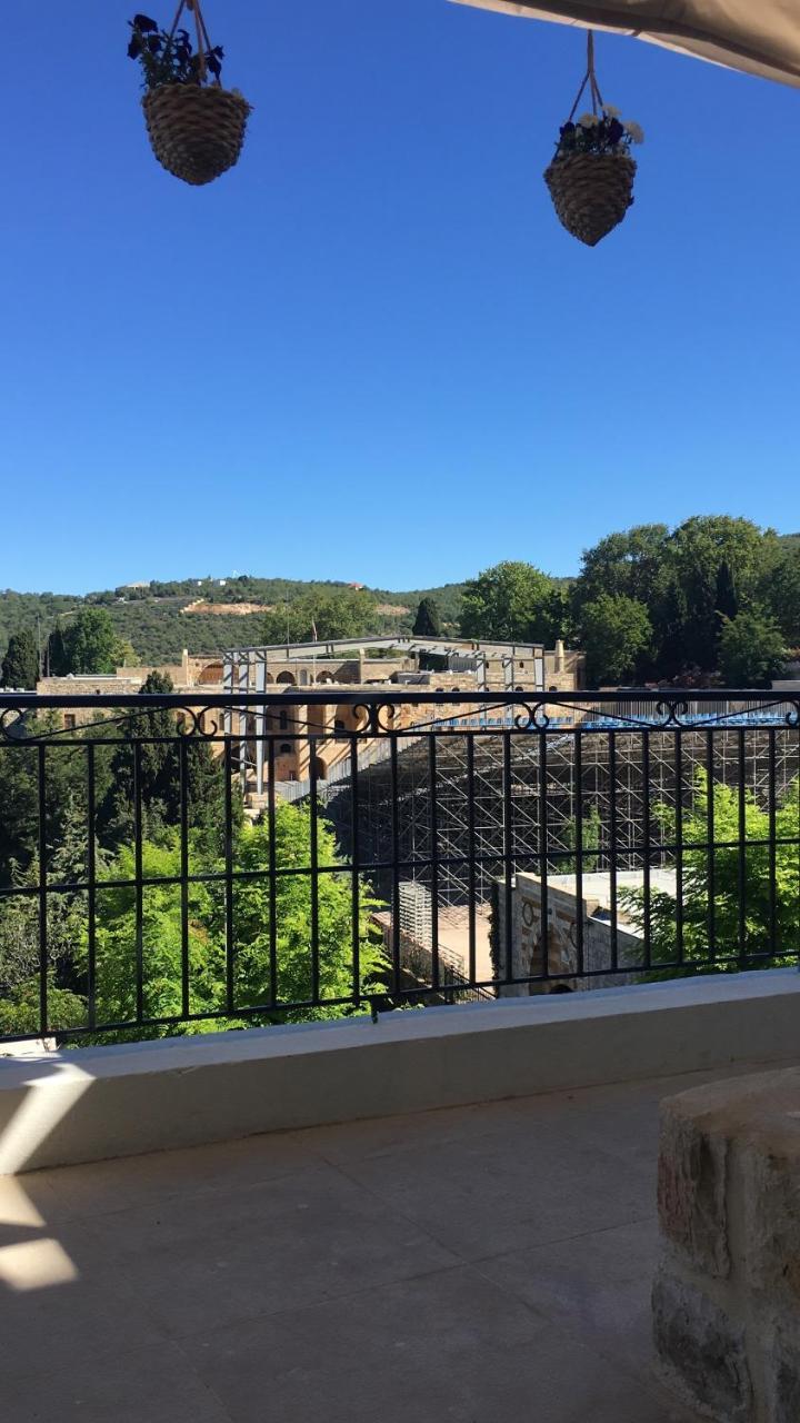 Hotel Beit Lebbos Beit ed-Din Exterior foto